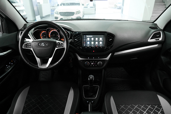 Lada (ВАЗ) Vesta Luxe Multimedia, 2021 года, пробег 183000 км