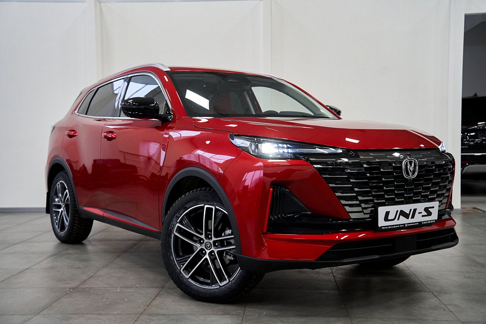 Changan UNI-S (CS55 Plus) Техно, красный