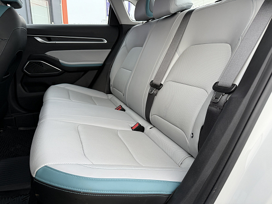 Geely Emgrand Flagship, 2023 года, пробег 20600 км