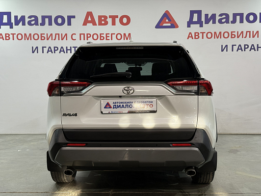 Toyota RAV4 Комфорт, 2020 года, пробег 114000 км