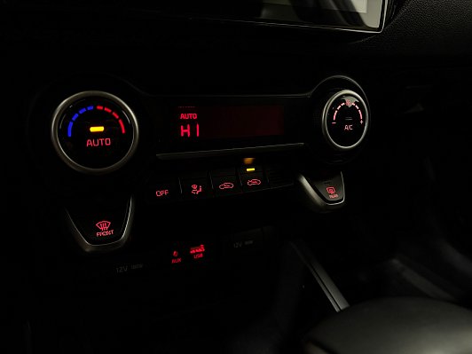 Kia Rio, 2019 года, пробег 57359 км