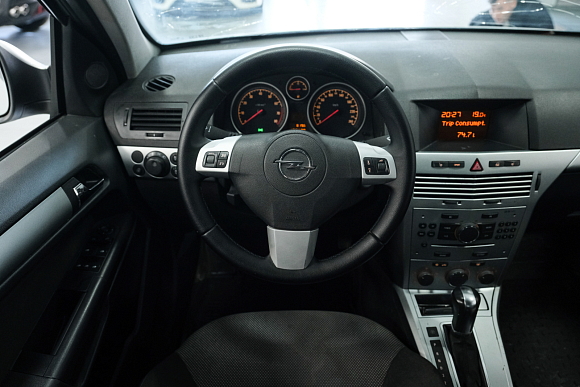 Opel Astra, 2014 года, пробег 188378 км