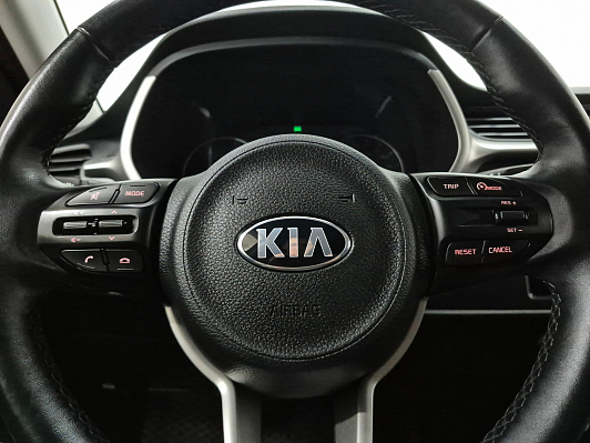 Kia Rio Luxe, 2021 года, пробег 77528 км