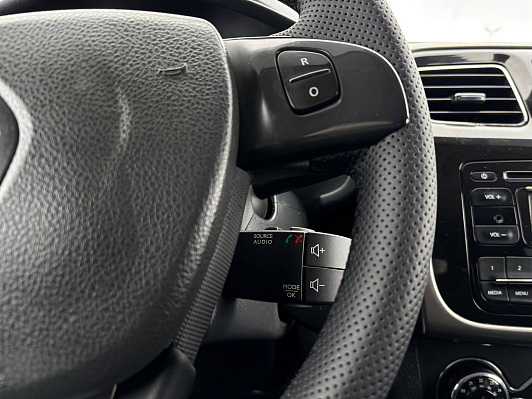 Renault Logan Luxe Privilege, 2014 года, пробег 124640 км