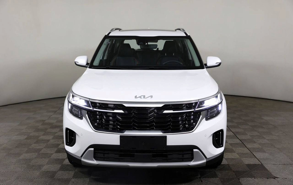 Kia Seltos Deluxe Edition, белый
