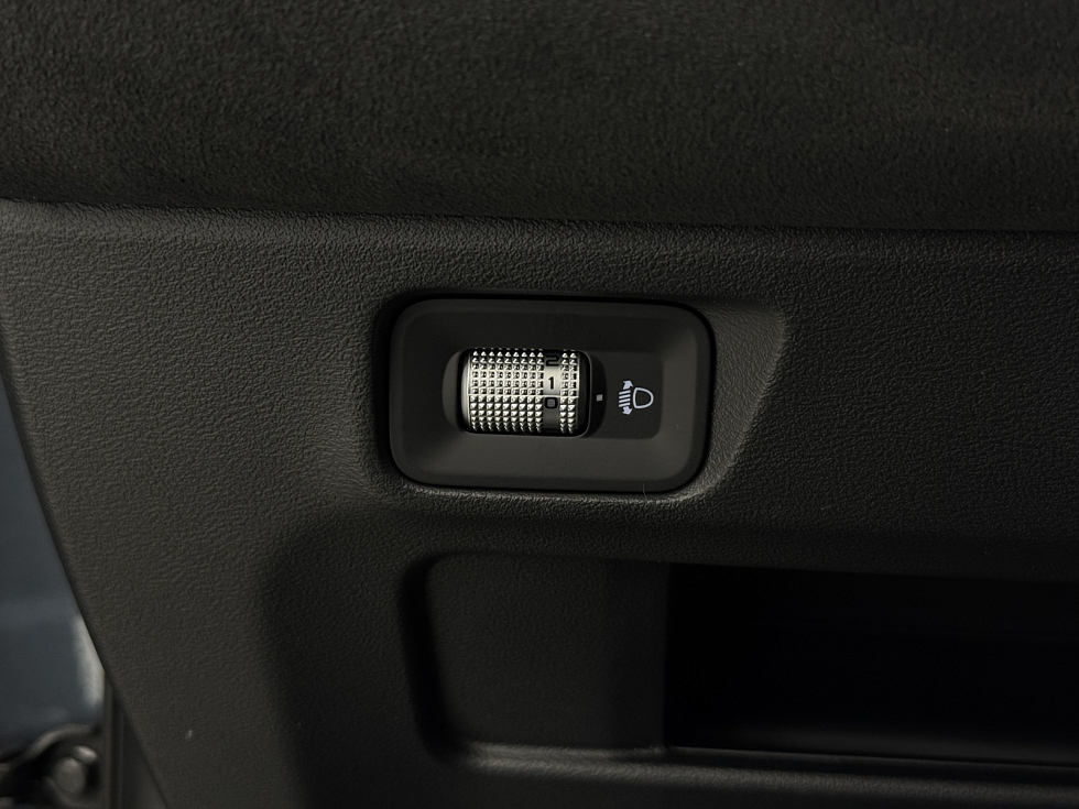 Geely Monjaro Люкс, серый