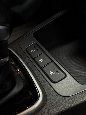 Kia Rio Luxe, 2021 года, пробег 30000 км