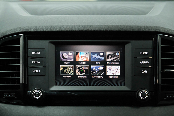 Skoda Karoq Active, 2020 года, пробег 104000 км