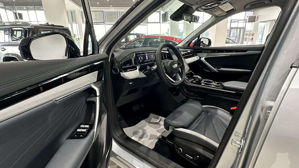 Geely Atlas Flagship Sport, серебряный