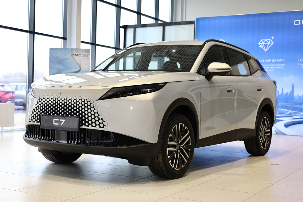 Omoda C7 Joy, серебряный