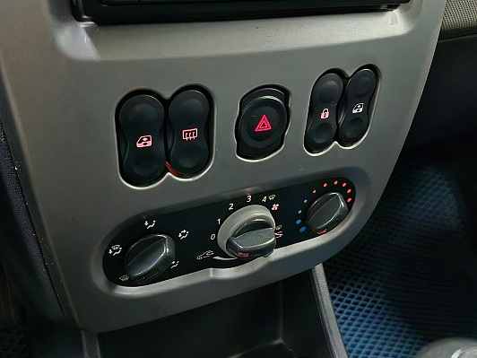 Renault Logan Expression, 2011 года, пробег 186848 км