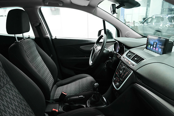 Opel Mokka Essentia, 2014 года, пробег 97000 км