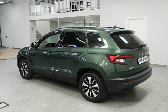 Skoda Karoq Active, 2020 года, пробег 104000 км