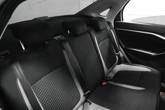 Lada (ВАЗ) Vesta Luxe Multimedia (2019-2021), 2018 года, пробег 144454 км