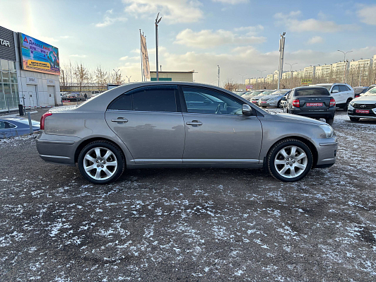 Toyota Avensis Люкс, 2006 года, пробег 190278 км