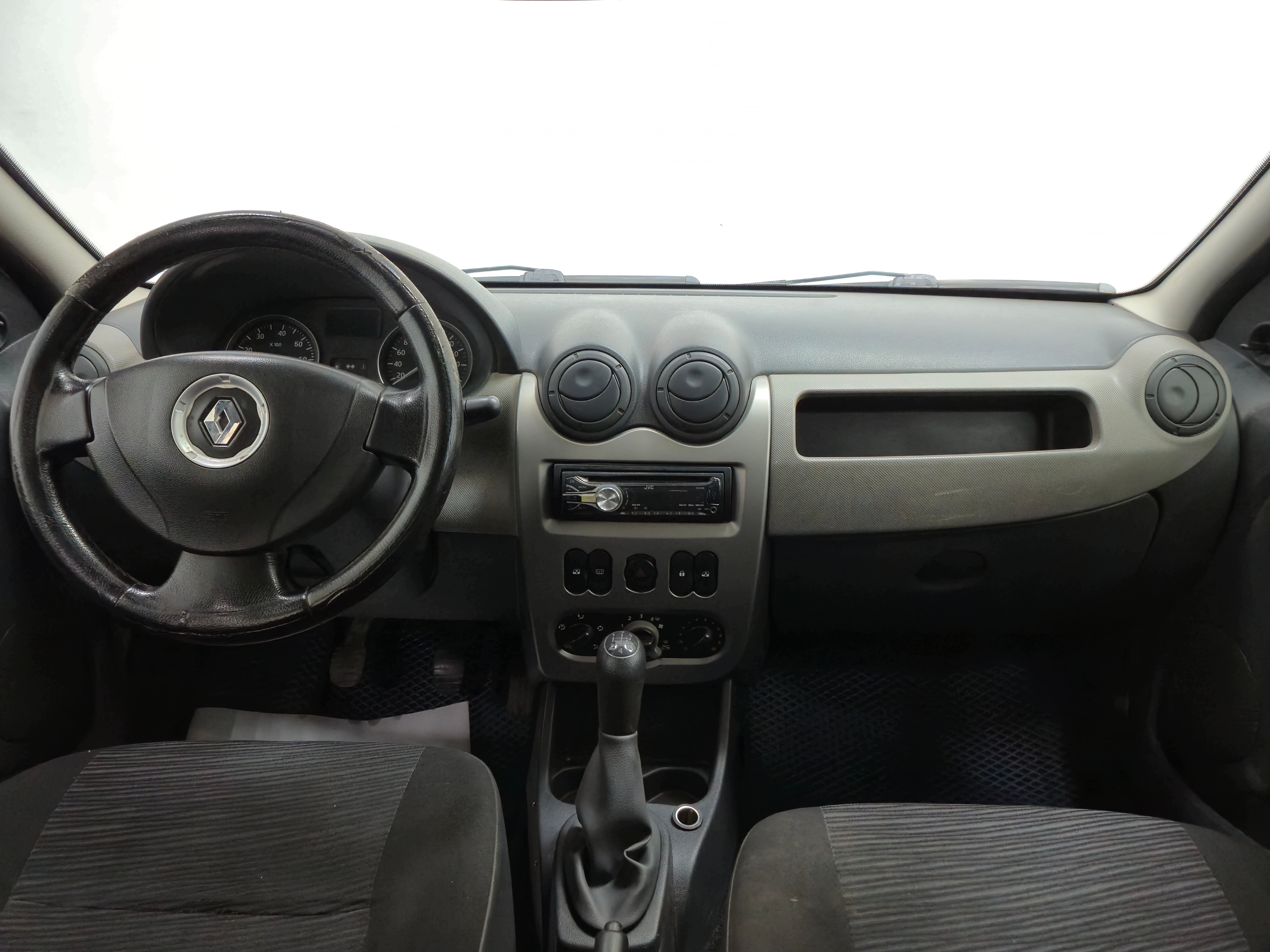 Renault Logan Expression, 2011 года, пробег 186848 км