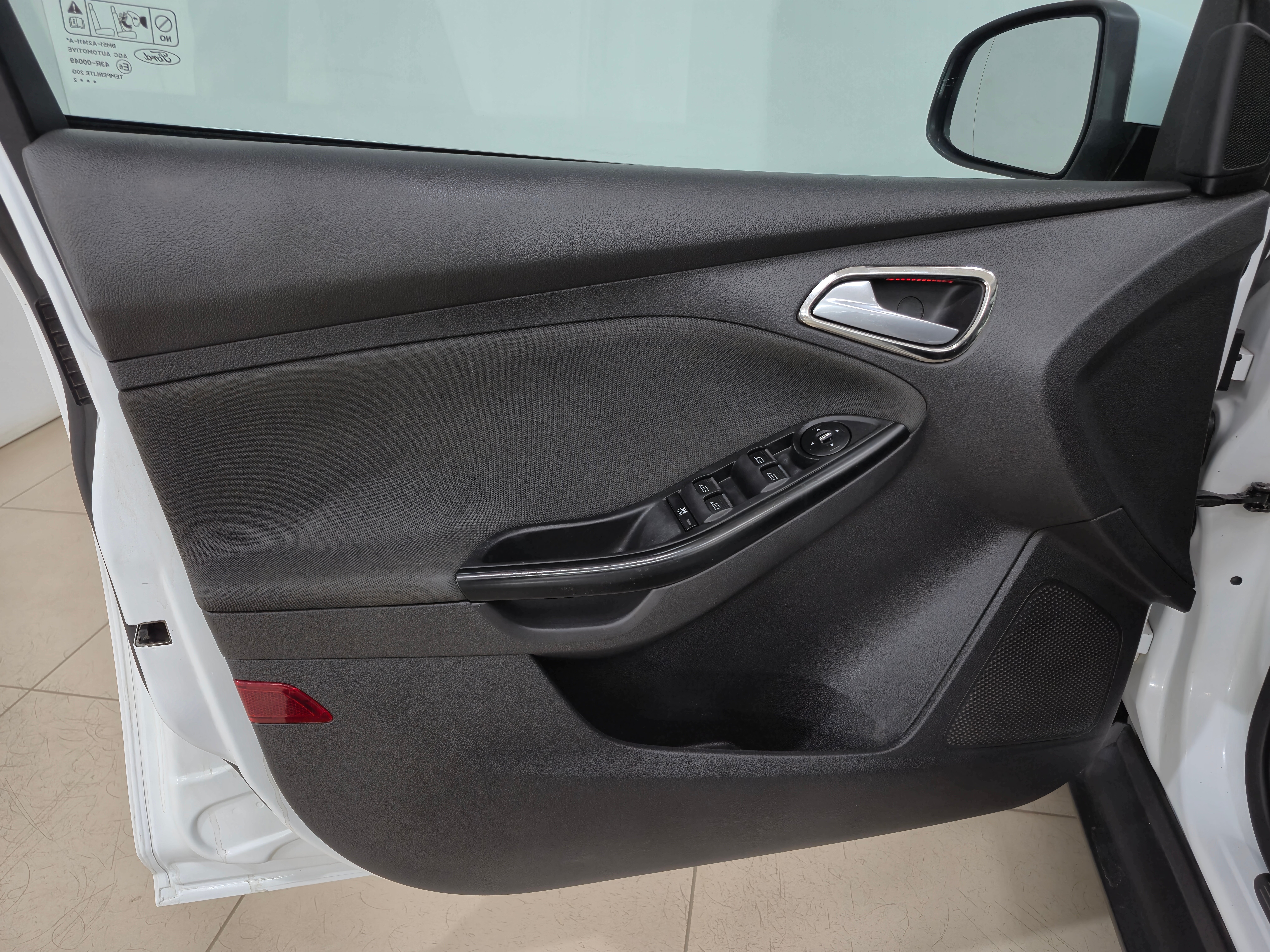 Ford Focus Titanium, 2012 года, пробег 264128 км