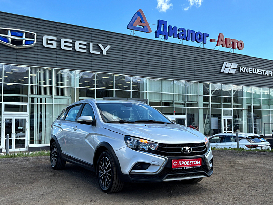 Lada (ВАЗ) Vesta Luxe Multimedia, 2019 года, пробег 197000 км
