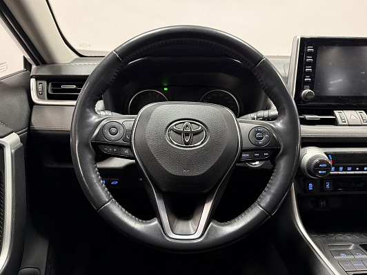 Toyota RAV4 Комфорт, 2020 года, пробег 114000 км