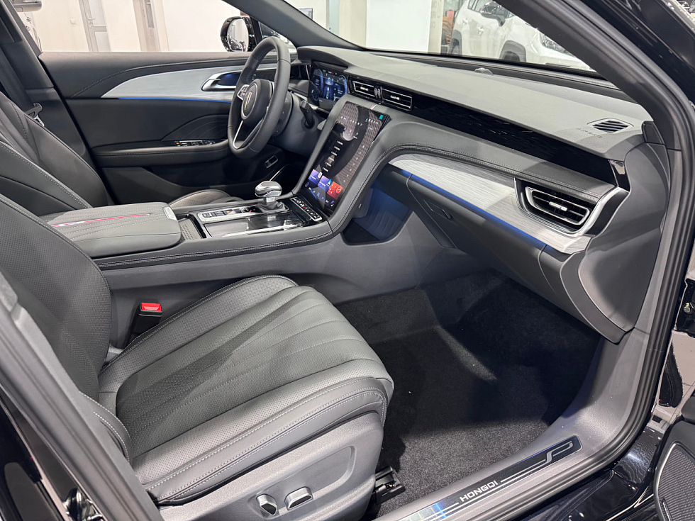 Hongqi H5 Black Edition, черный