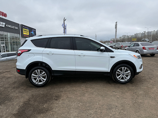 Ford Kuga Trend, 2016 года, пробег 114290 км