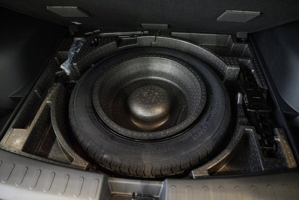 Haval Jolion Техно +, красный