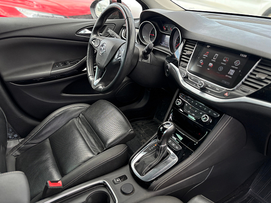 Opel Astra, 2018 года, пробег 190400 км