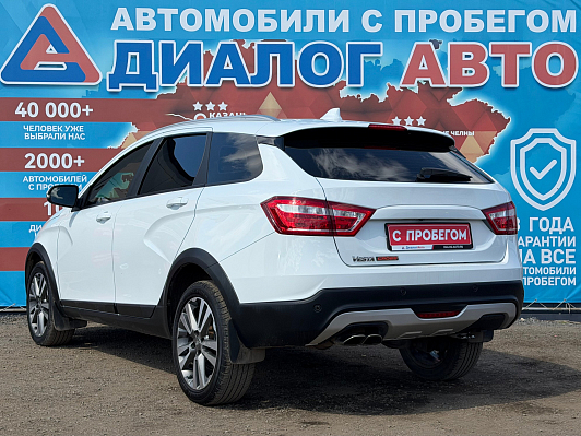 Lada (ВАЗ) Vesta Luxe, 2021 года, пробег 120370 км
