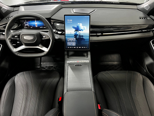 Geely Preface Флагман, 2024 года, пробег 5500 км