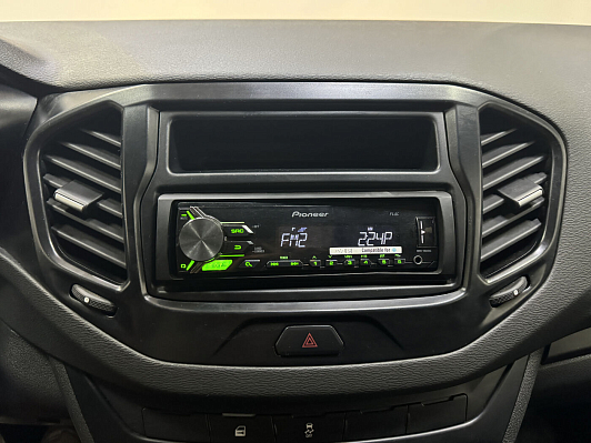 Lada (ВАЗ) Vesta 50 Anniversary, 2017 года, пробег 98363 км