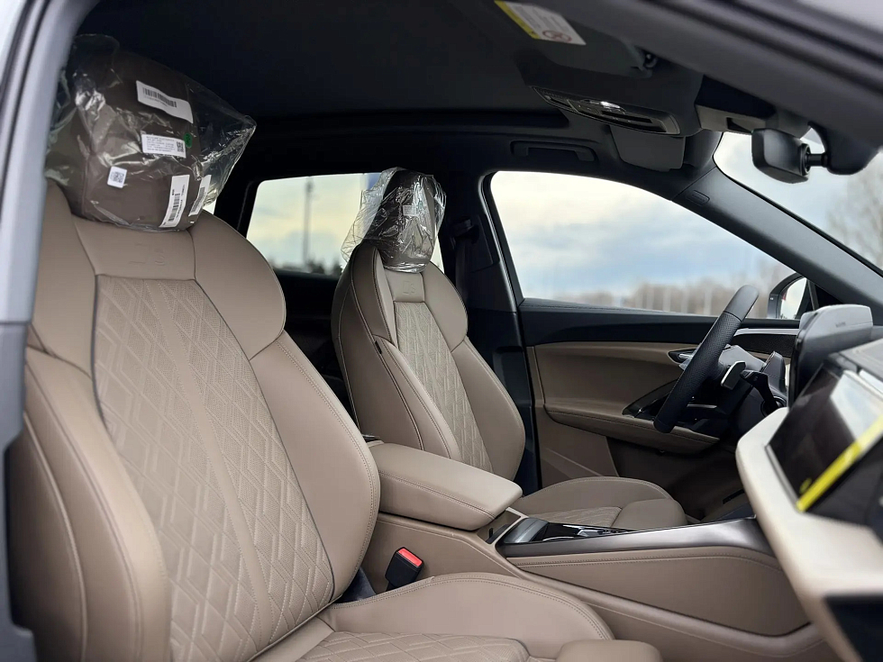 Audi Q5 40 TFSI quattro Luxury Dynamic, белый