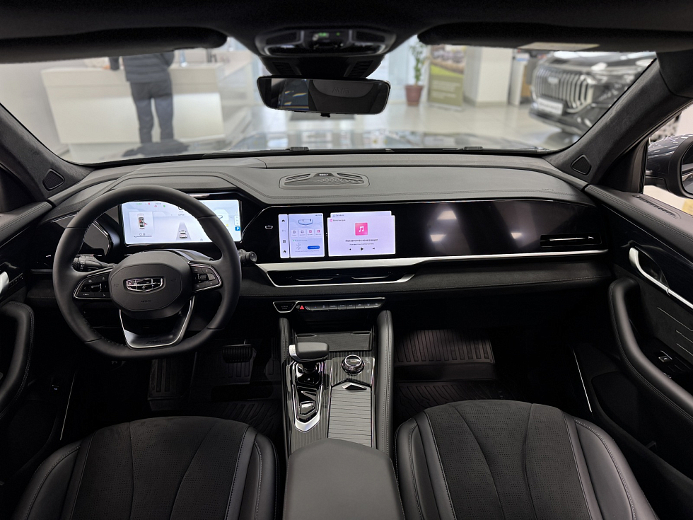 Geely Monjaro Люкс, серый