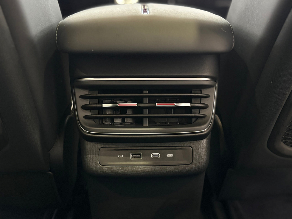 Hongqi HS3 Deluxe, черный