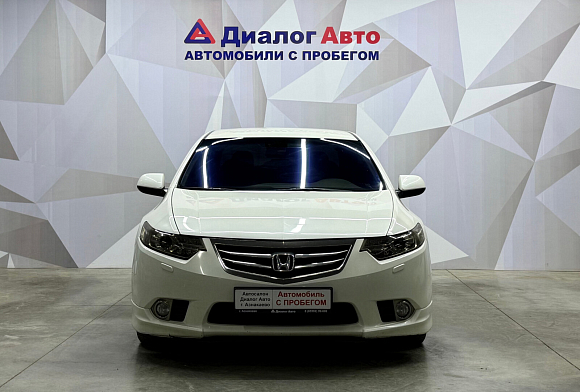 Honda Accord, 2011 года, пробег 204402 км