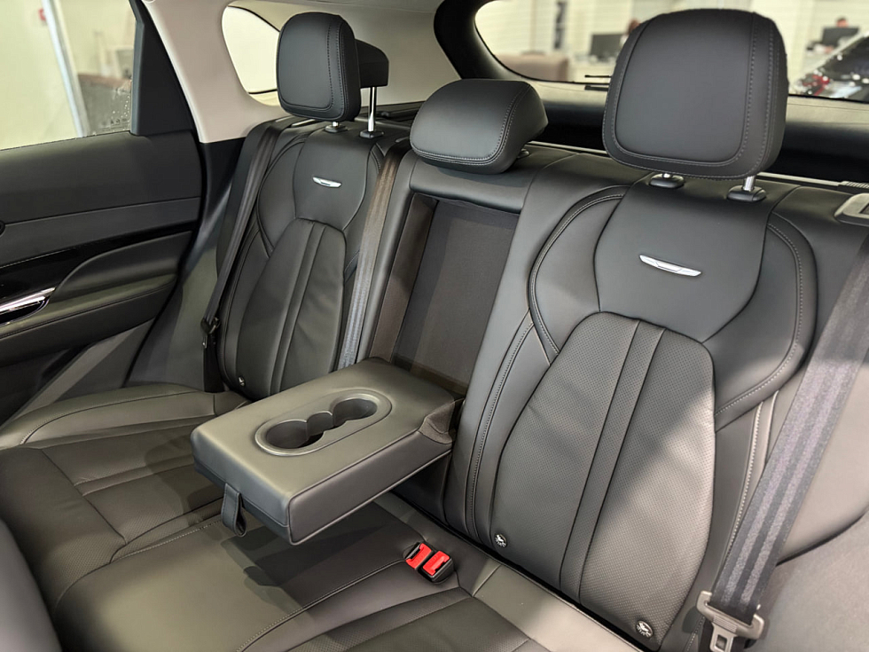 Hongqi HS3 Делюкс, черный