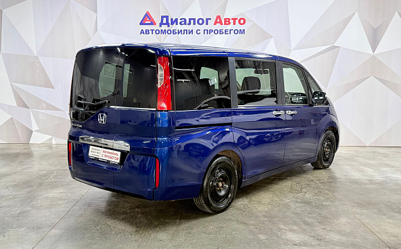 Honda Stepwgn, 2016 года, пробег 163270 км