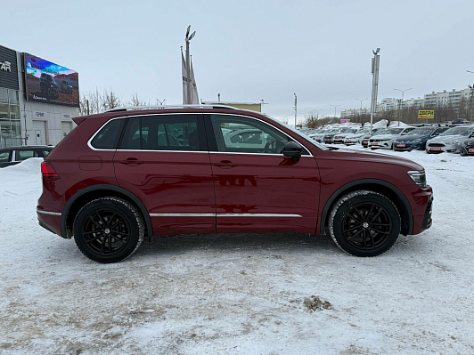 Volkswagen Tiguan Exclusive, 2018 года, пробег 133235 км