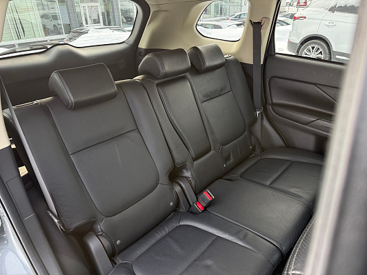 Mitsubishi Outlander Instyle, 2013 года, пробег 364136 км