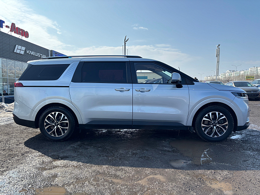 Kia Carnival, 2021 года, пробег 49142 км