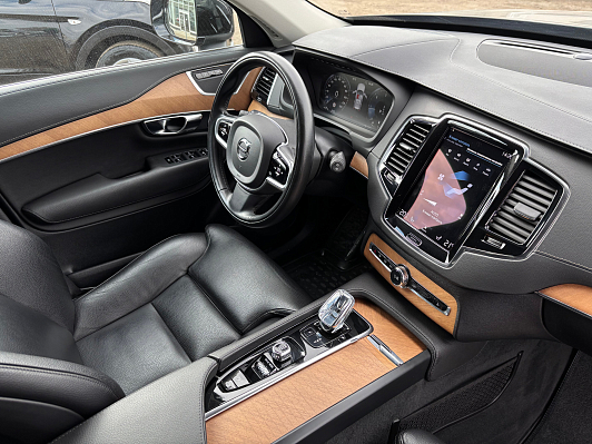 Volvo XC90 R-Design, 2020 года, пробег 80700 км