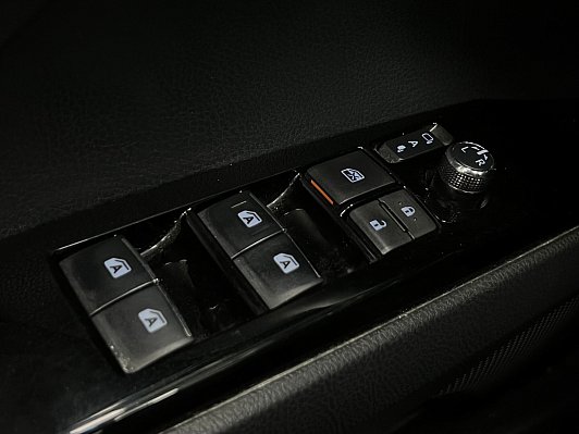 Toyota Camry Элеганс Safety, 2020 года, пробег 98682 км