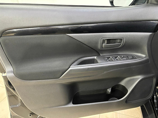 Mitsubishi Outlander Inform, 2020 года, пробег 90700 км