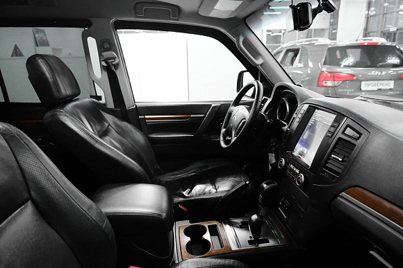 Mitsubishi Pajero Ultimate, 2007 года, пробег 197701 км