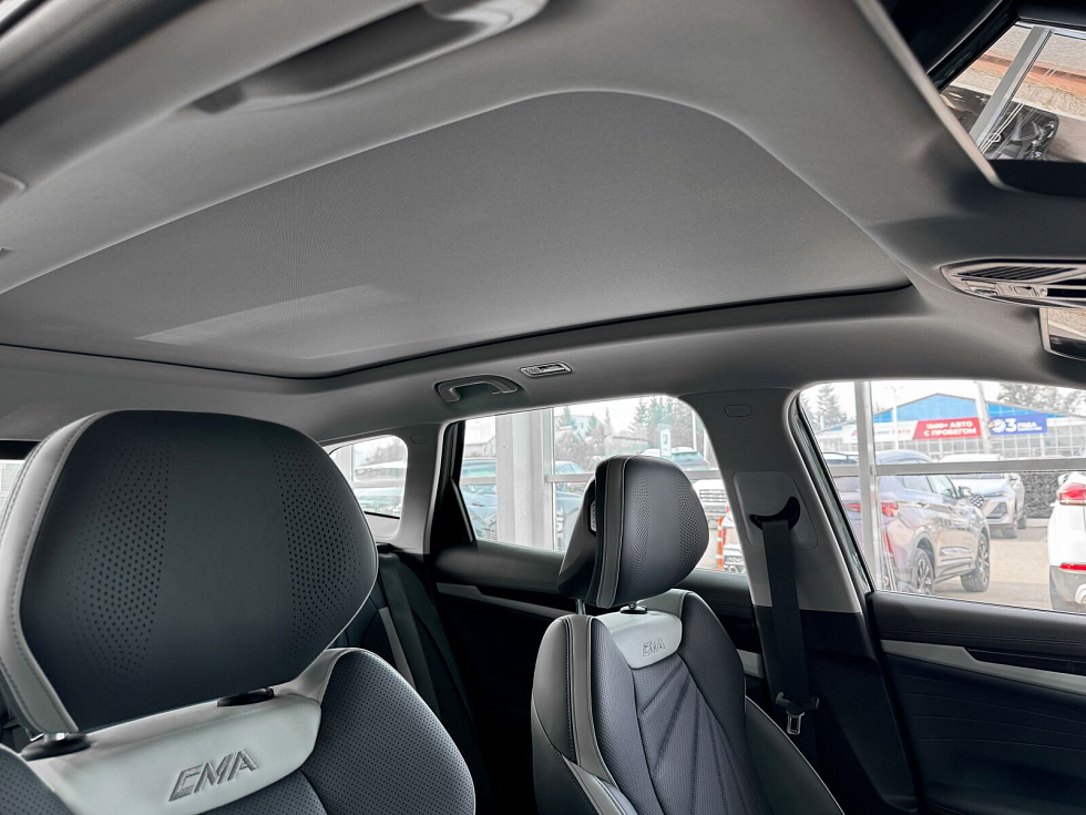 Geely Atlas Спорт, зеленый