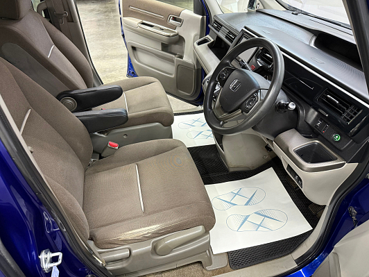 Honda Stepwgn, 2016 года, пробег 163270 км