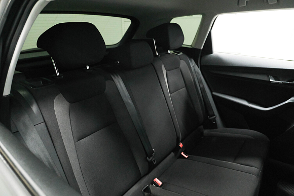 Skoda Karoq Active, 2020 года, пробег 104000 км