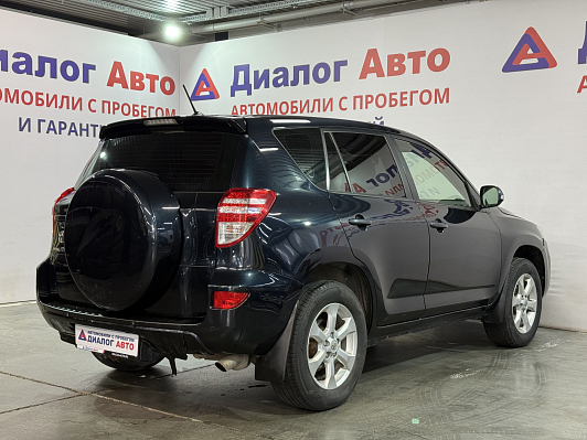 Toyota RAV4, 2011 года, пробег 180000 км