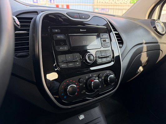 Renault Kaptur Drive, 2017 года, пробег 100000 км