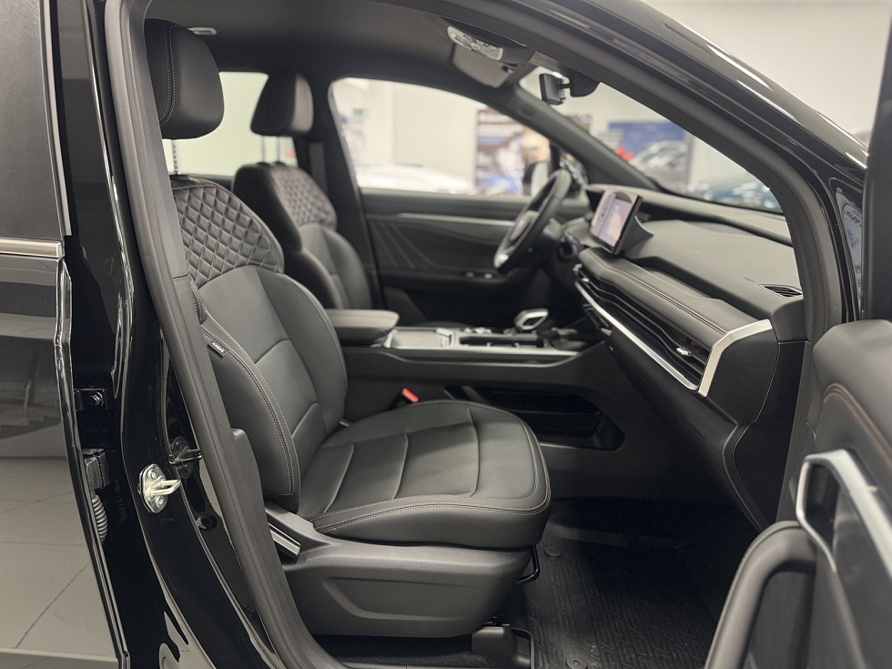 Geely Okavango Flagship, черный