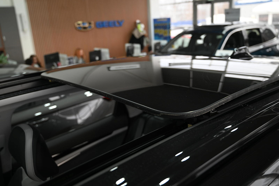 Geely Atlas Флагман, голубой